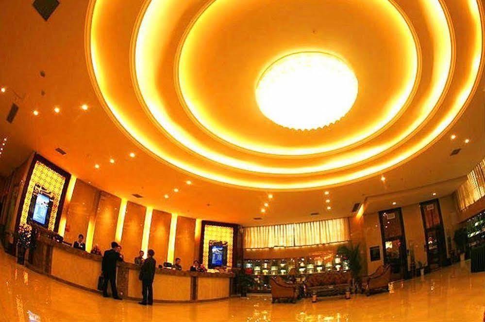 New Beacon Runfeng International Hotel Vuhan Dış mekan fotoğraf