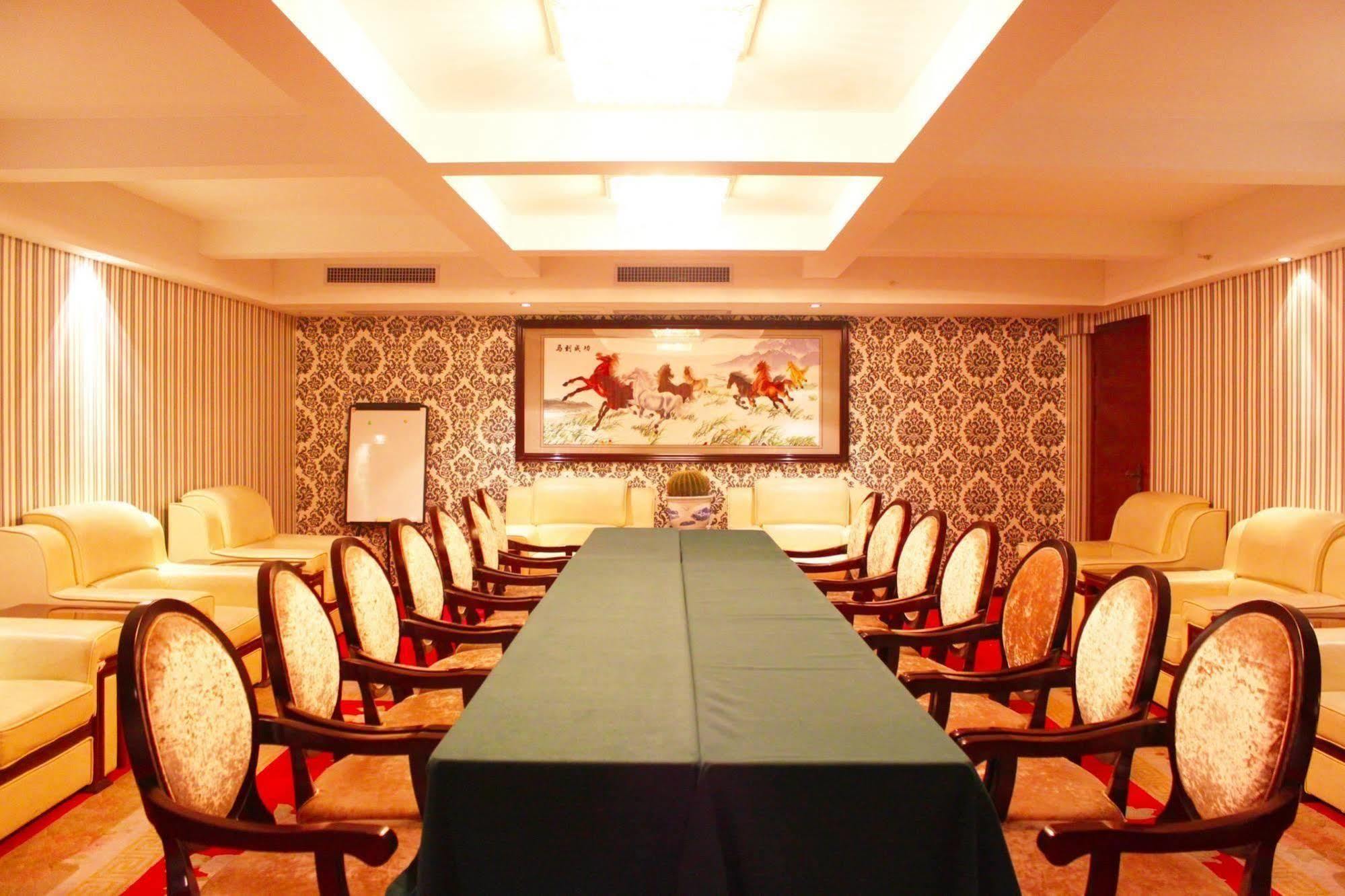 New Beacon Runfeng International Hotel Vuhan Dış mekan fotoğraf