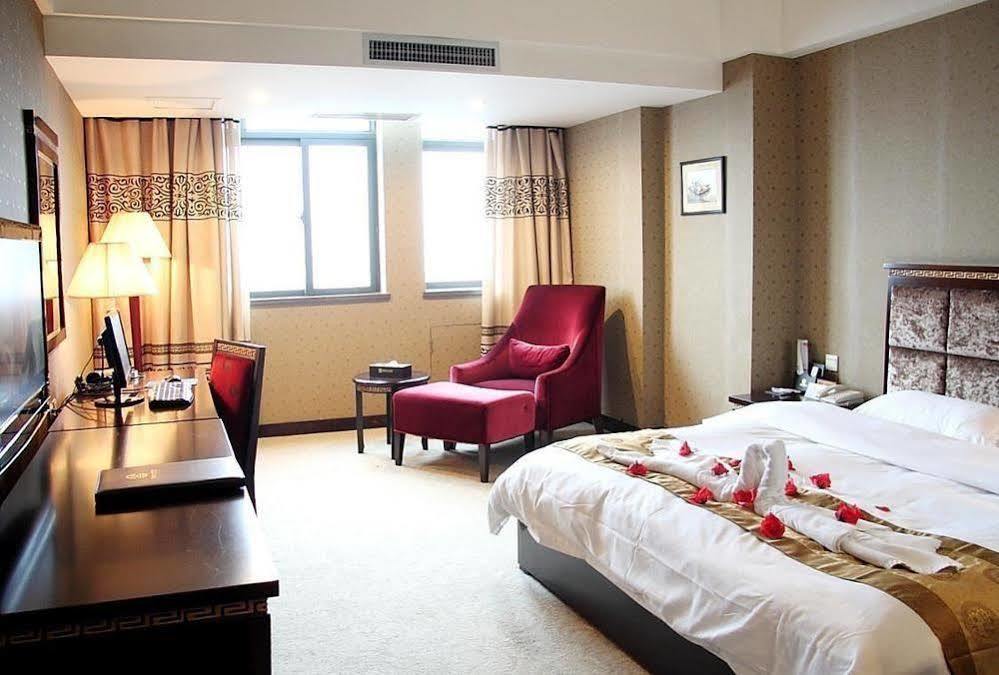 New Beacon Runfeng International Hotel Vuhan Dış mekan fotoğraf
