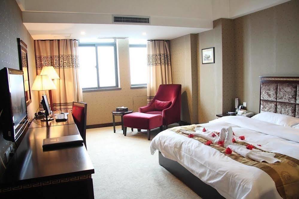 New Beacon Runfeng International Hotel Vuhan Dış mekan fotoğraf