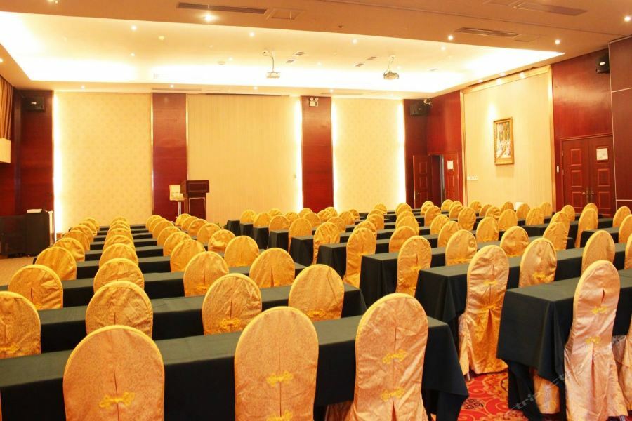 New Beacon Runfeng International Hotel Vuhan Dış mekan fotoğraf